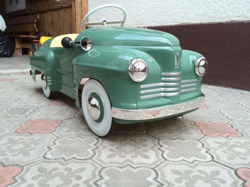 Мастер из Нальчика превращает старые советские машинки в шедевры детского автопрома