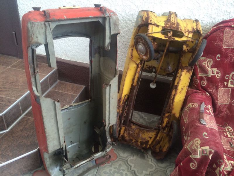 Мастер из Нальчика превращает старые советские машинки в шедевры детского автопрома