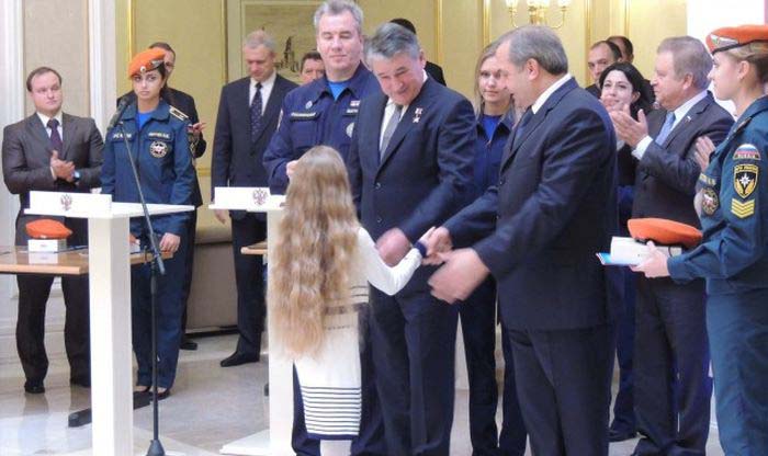 9-летняя девочка получила орден «За мужество»