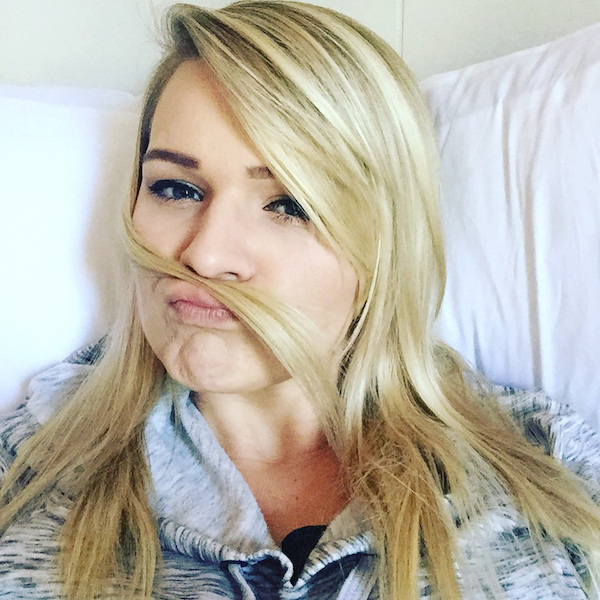 Девчонки дурачатся