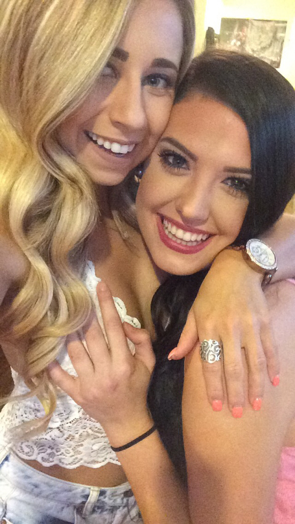 Девчонки дурачатся