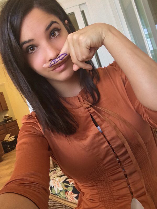 Девчонки дурачатся