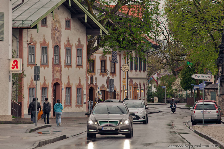 Сказочная деревушка в баварских Альпах Сказочная деревушка в баварских Альпах