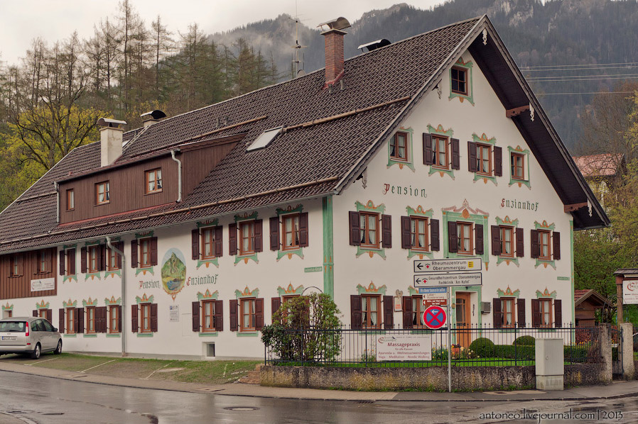 Сказочная деревушка в баварских Альпах Сказочная деревушка в баварских Альпах