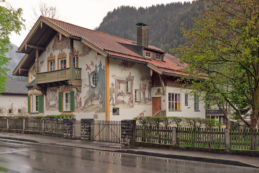 Сказочная деревушка в баварских Альпах Сказочная деревушка в баварских Альпах