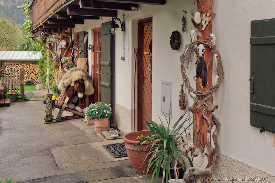 Сказочная деревушка в баварских Альпах Сказочная деревушка в баварских Альпах