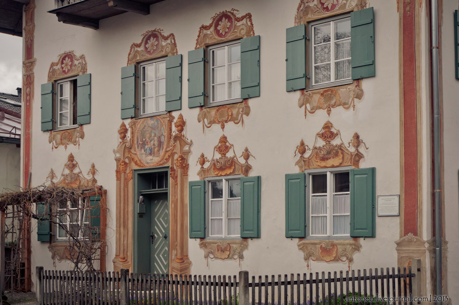 Сказочная деревушка в баварских Альпах Сказочная деревушка в баварских Альпах