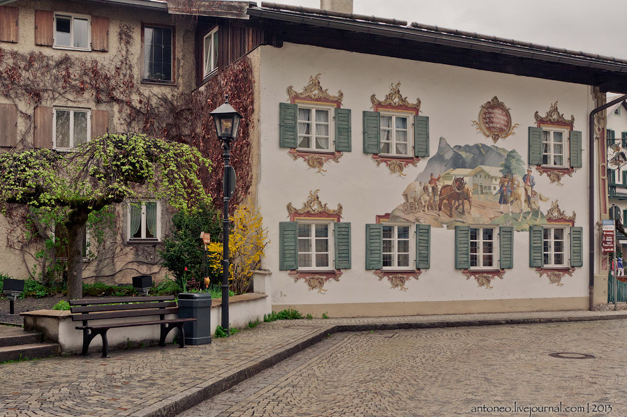 Сказочная деревушка в баварских Альпах Сказочная деревушка в баварских Альпах