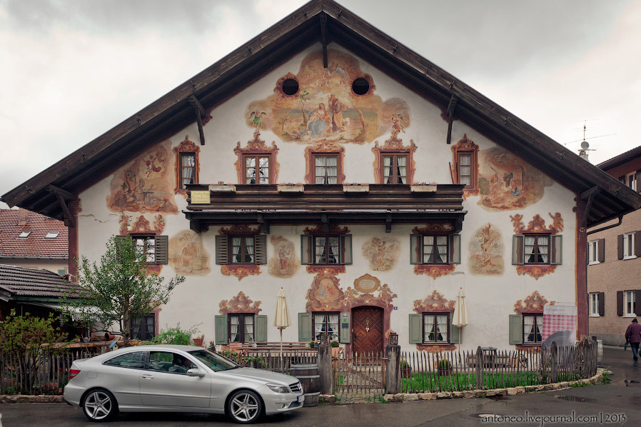 Сказочная деревушка в баварских Альпах Сказочная деревушка в баварских Альпах