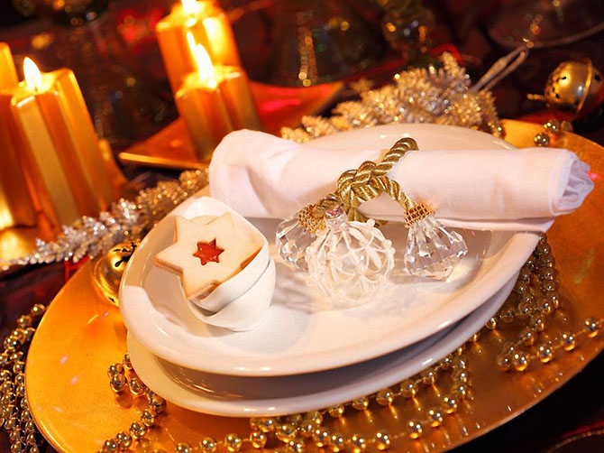 10 идей праздничного украшения стола