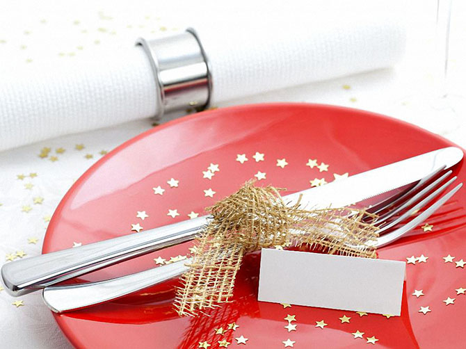 10 идей праздничного украшения стола