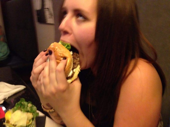 10 вредных привычек, которые расскажут кое-что о характере своего обладателя