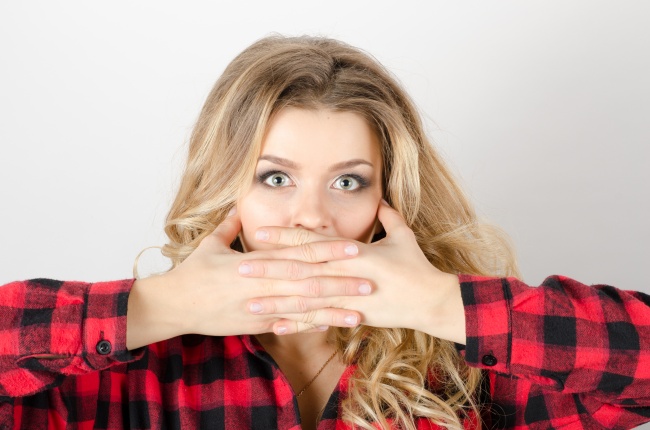 10 вредных привычек, которые расскажут кое-что о характере своего обладателя