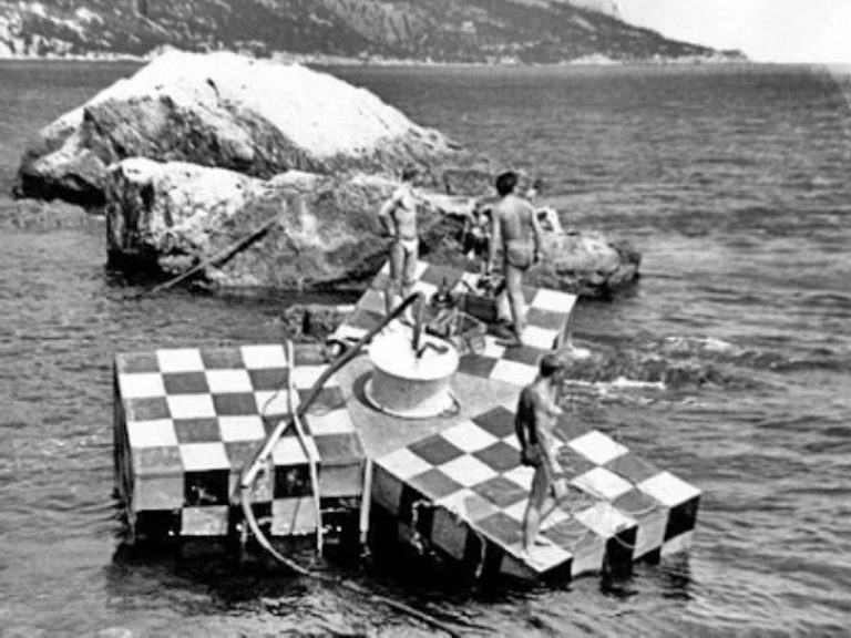 Как Жак-Ив Кусто с командой три месяца жил и работал на дне океана Как Жак-Ив Кусто с командой три месяца жил и работал на дне океана