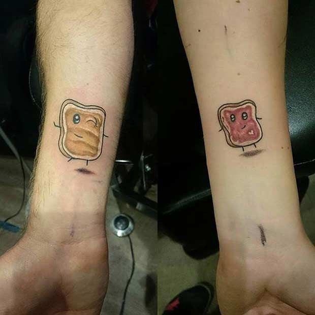 15 крошечных парных татуировок, сделанных влюблёнными парами