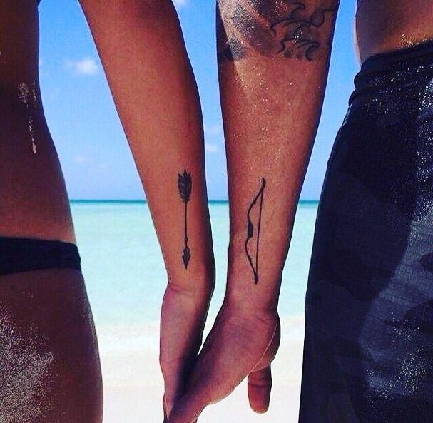 15 крошечных парных татуировок, сделанных влюблёнными парами