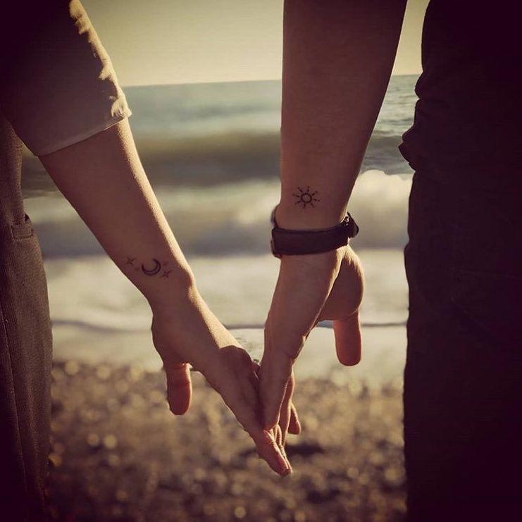 15 крошечных парных татуировок, сделанных влюблёнными парами