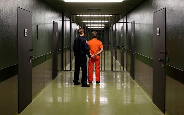 Настало время оглядываться по сторонам. Четверка знаменитых преступников, которые могут выйти на свободу в 2018 году Настало время оглядываться по сторонам. Четверка знаменитых преступников, которые могут выйти на свободу в 2018 году