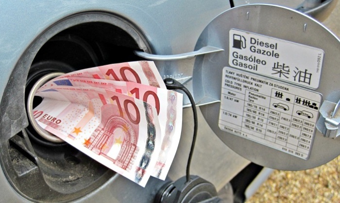 7 советов, которые помогут не опустошить кошелёк на заправках