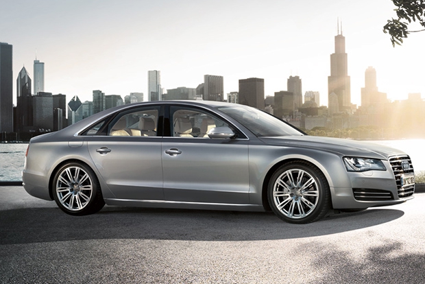 12 самых продаваемых в России люксовых машин