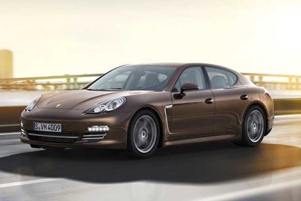 12 самых продаваемых в России люксовых машин