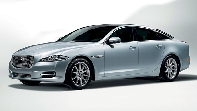 12 самых продаваемых в России люксовых машин