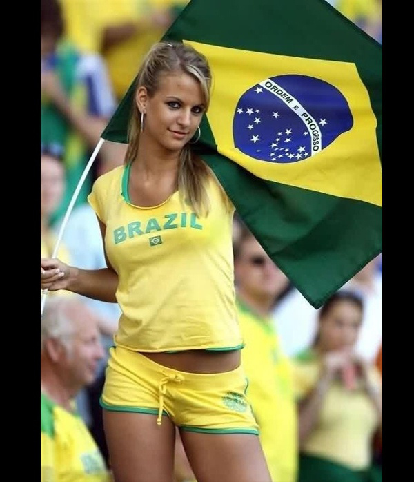 Горячие бразильские болельщицы