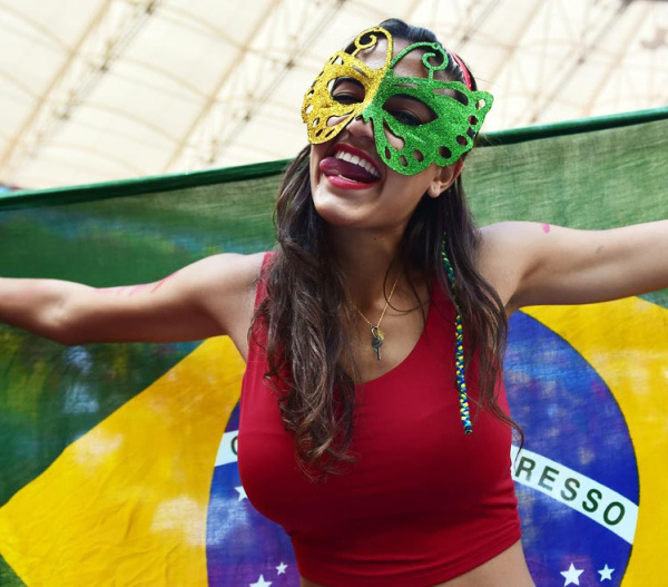 Горячие бразильские болельщицы