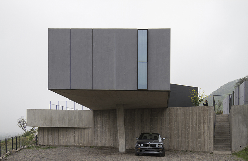 Стильный дом с необычной архитектурой с шикарным видом