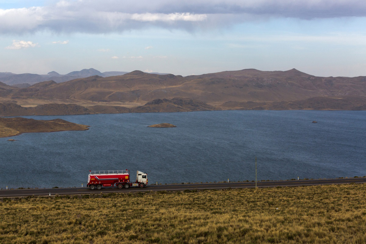 Таинственный древний город и знаменитое озеро Титикака