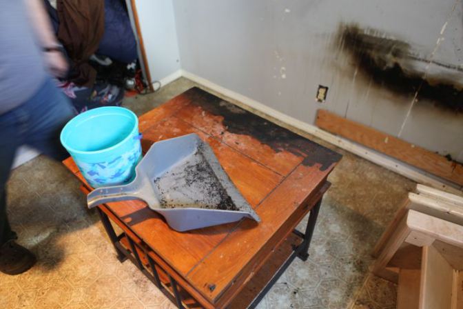 Используйте только качественные зарядные устройства для телефона!