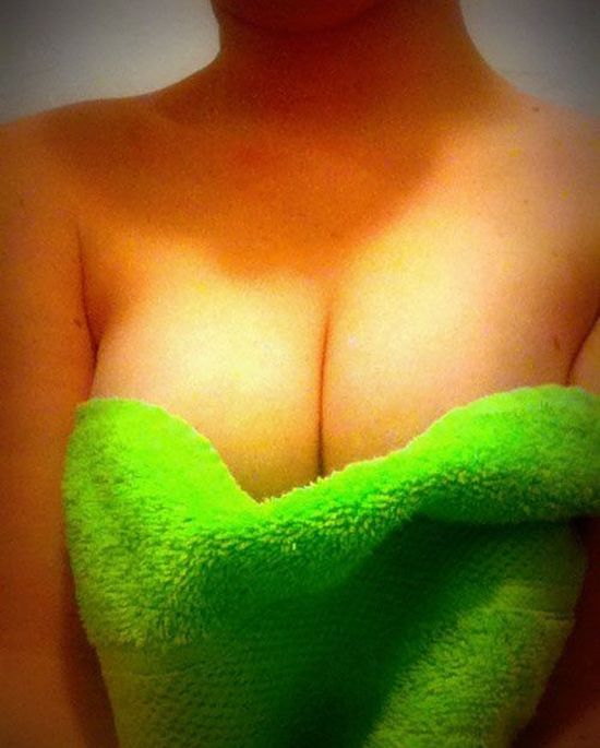 Девушки с полотенцами