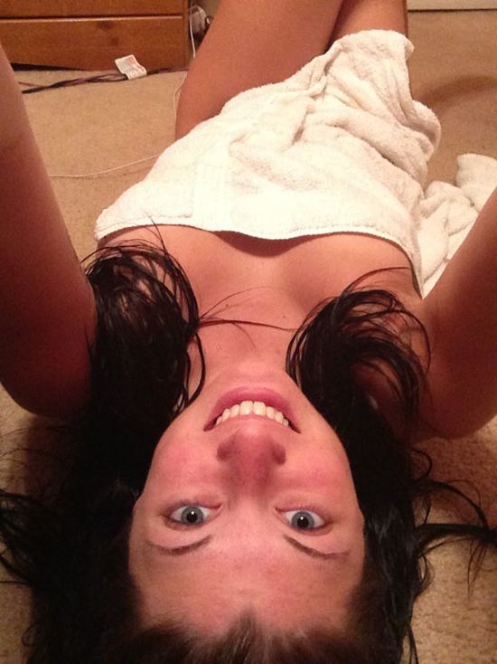 Девушки с полотенцами