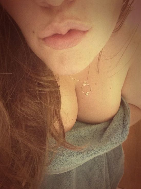 Девушки с полотенцами