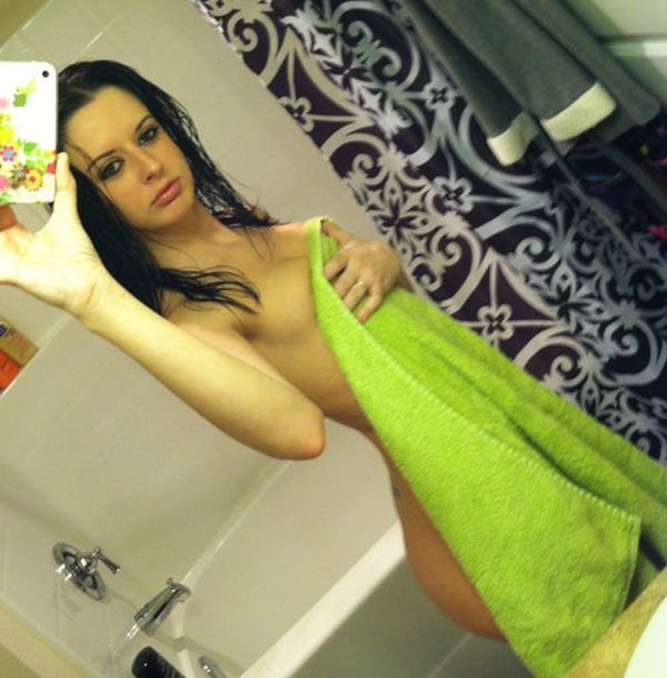 Девушки с полотенцами