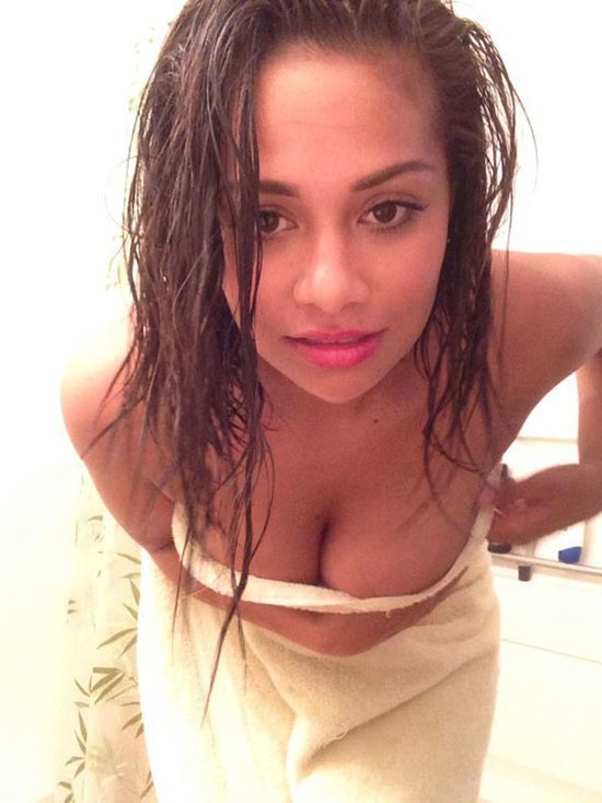 Девушки с полотенцами