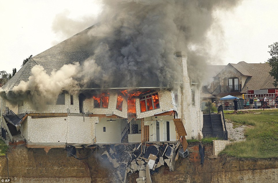 Как пара из Техаса эффектно выехала из дома