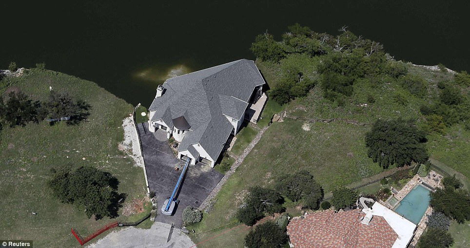 Как пара из Техаса эффектно выехала из дома