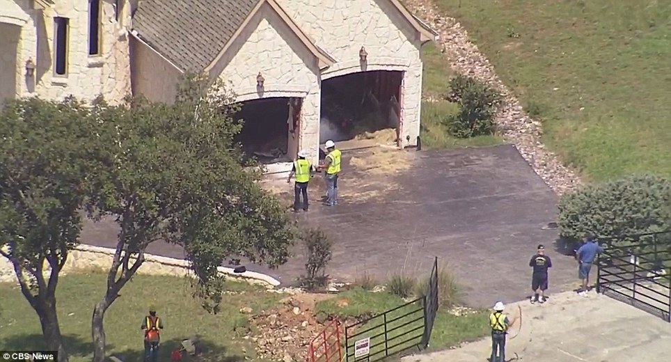 Как пара из Техаса эффектно выехала из дома