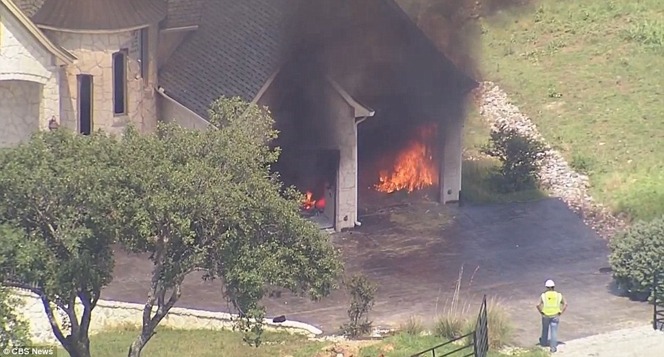 Как пара из Техаса эффектно выехала из дома