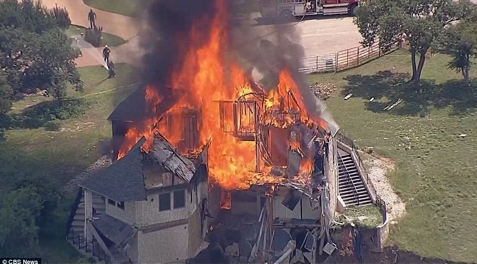 Как пара из Техаса эффектно выехала из дома