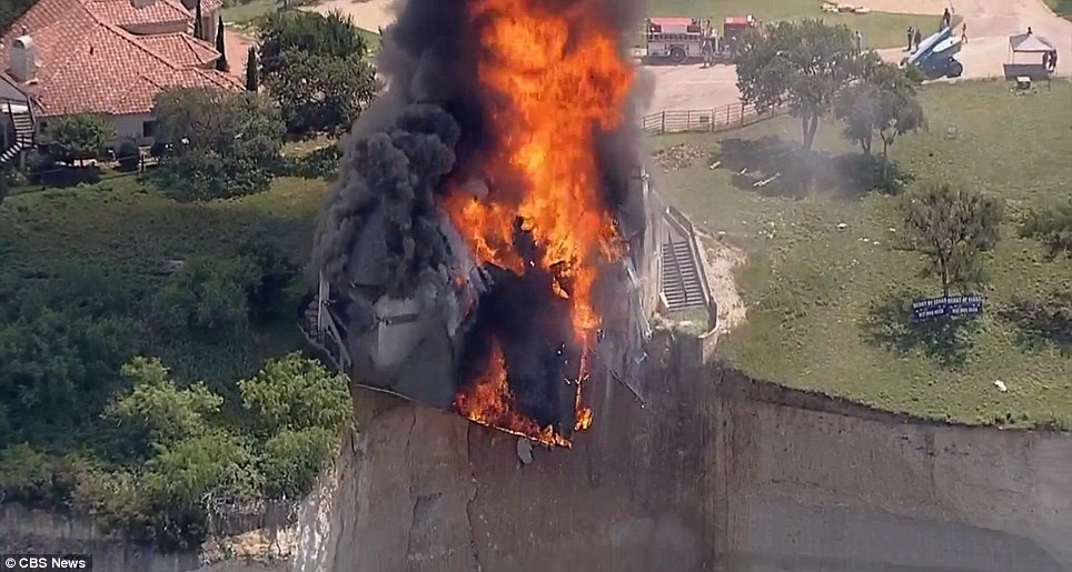 Как пара из Техаса эффектно выехала из дома