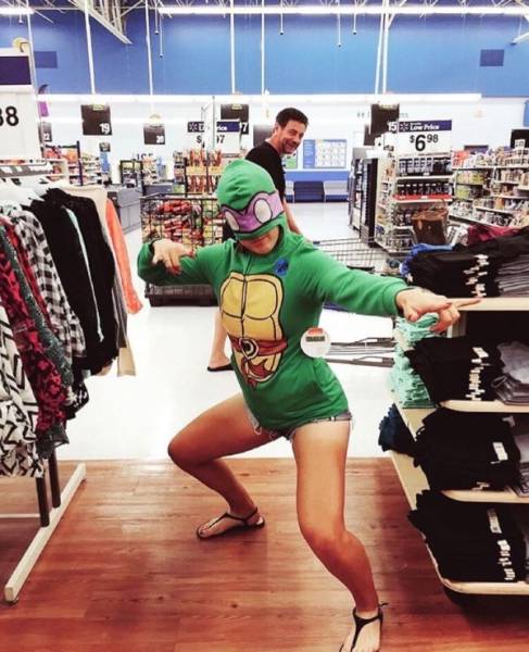 Девушки дурачатся