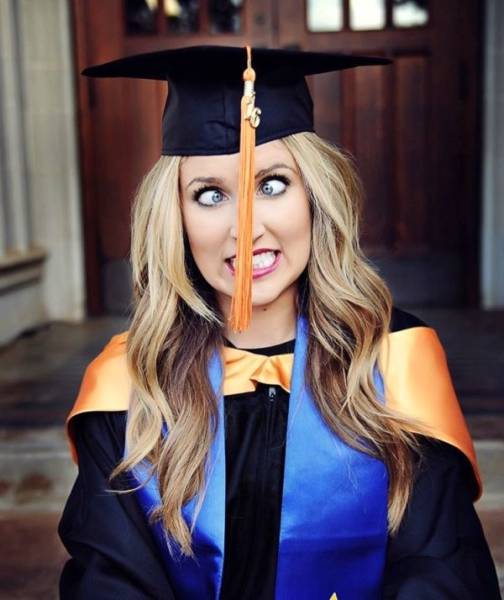 Девушки дурачатся