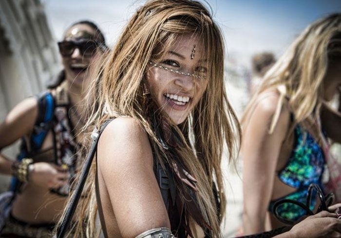 Девушки с фестиваля Burning Man (25 фото)