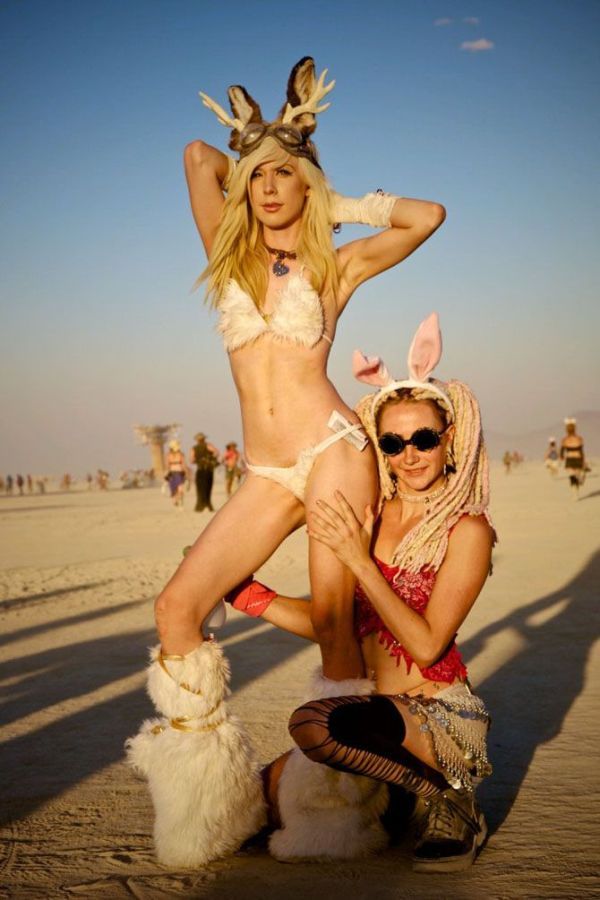 Девушки с фестиваля Burning Man (25 фото)