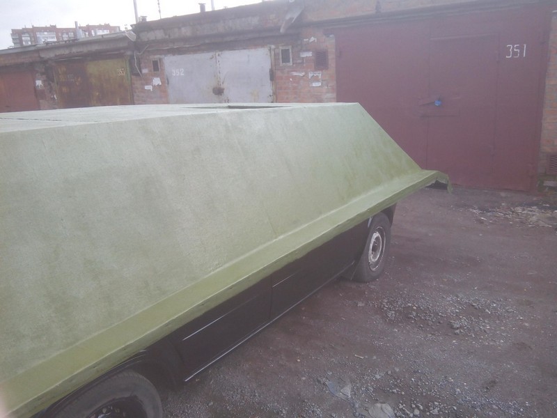 Житель Таганрога превратил ВАЗ-2106 в самодельный танк и выставил на продажу