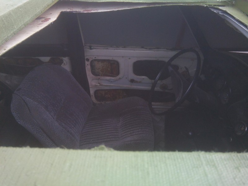 Житель Таганрога превратил ВАЗ-2106 в самодельный танк и выставил на продажу