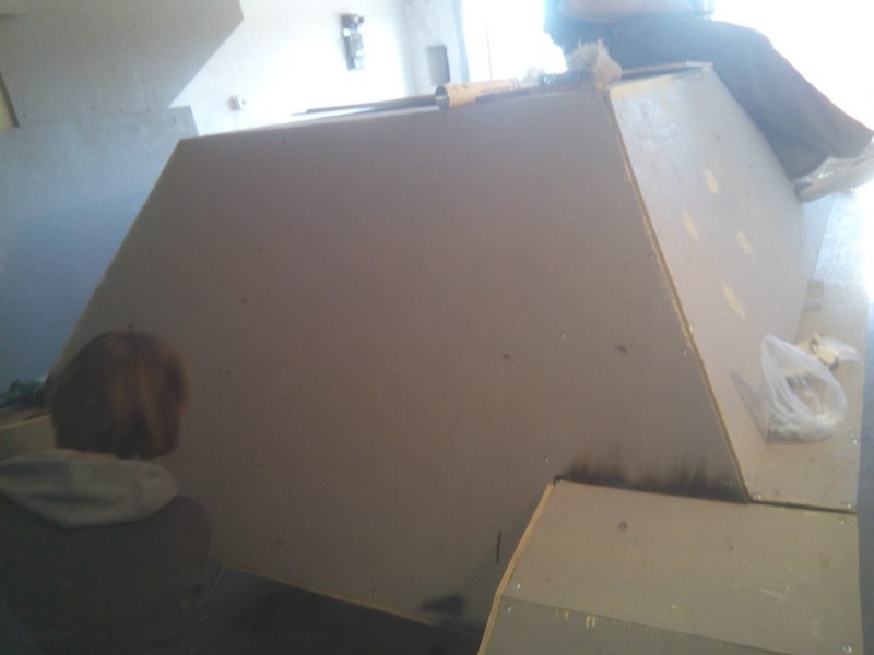 Житель Таганрога превратил ВАЗ-2106 в самодельный танк и выставил на продажу