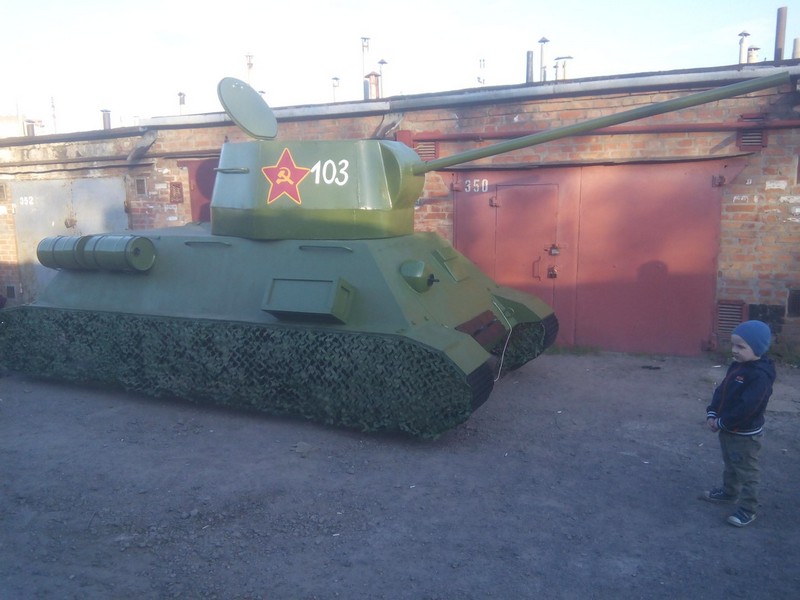 Житель Таганрога превратил ВАЗ-2106 в самодельный танк и выставил на продажу